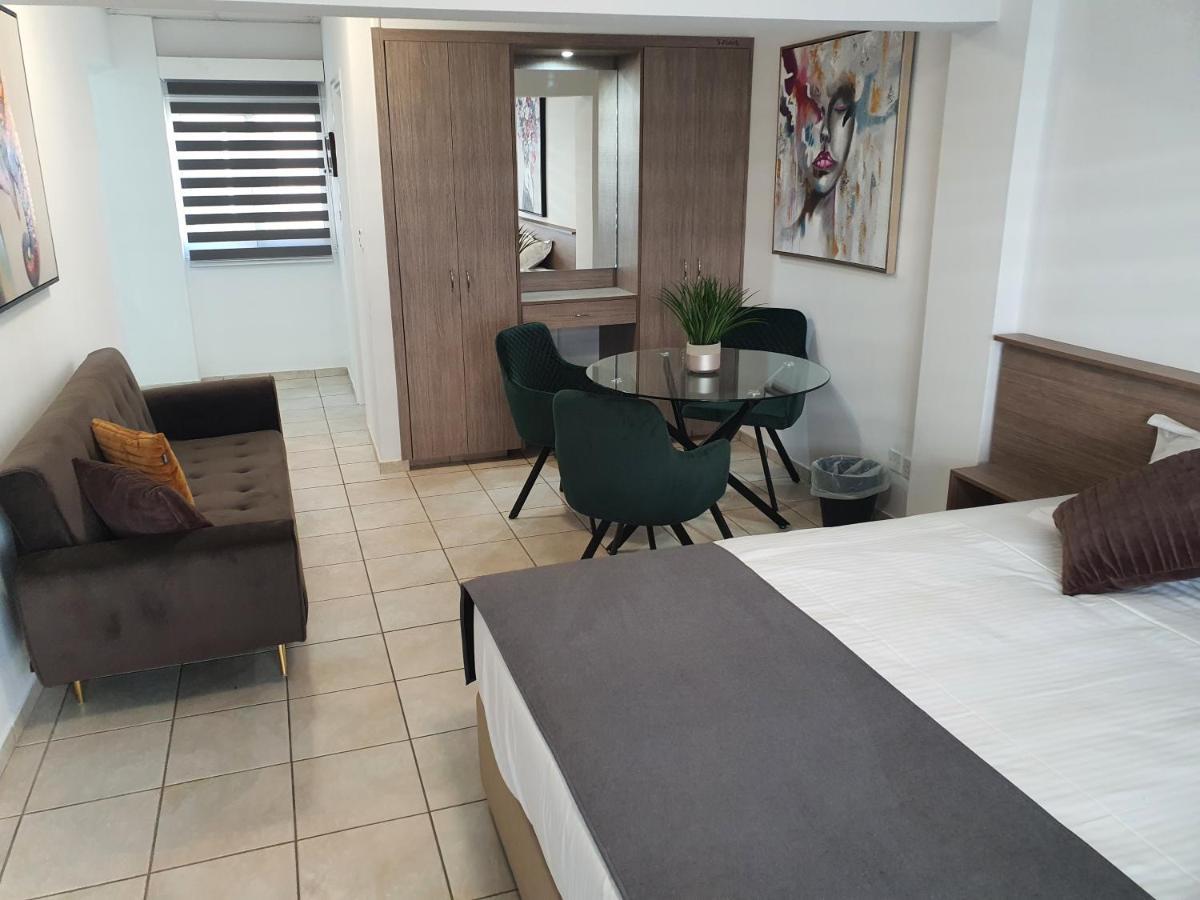 Larnaca Bay Suites Exterior foto