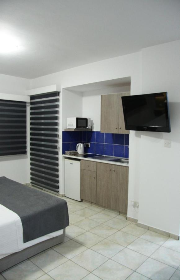 Larnaca Bay Suites Exterior foto