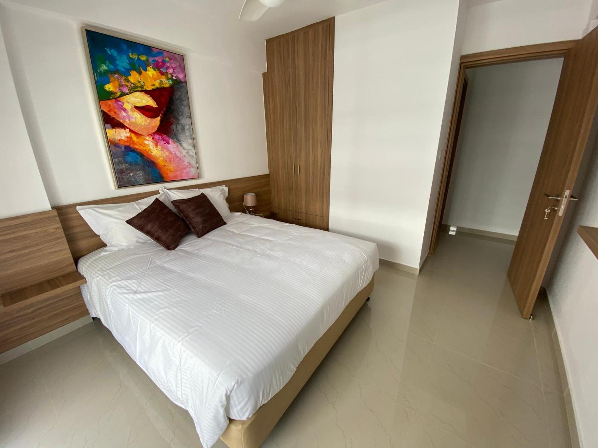 Larnaca Bay Suites Exterior foto