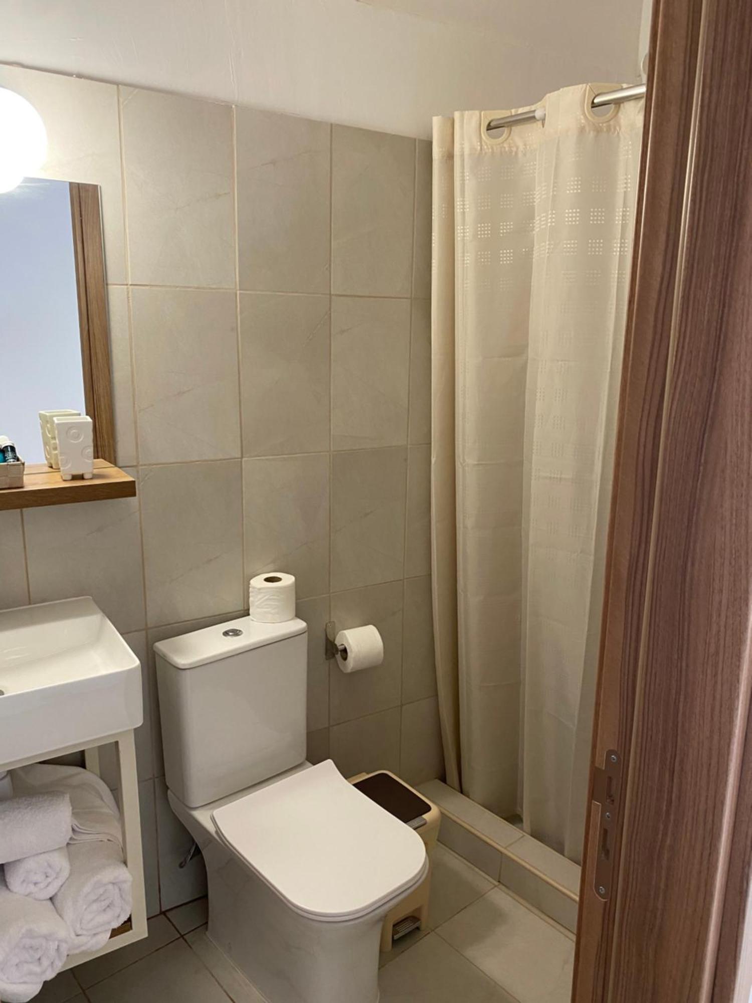 Larnaca Bay Suites Exterior foto