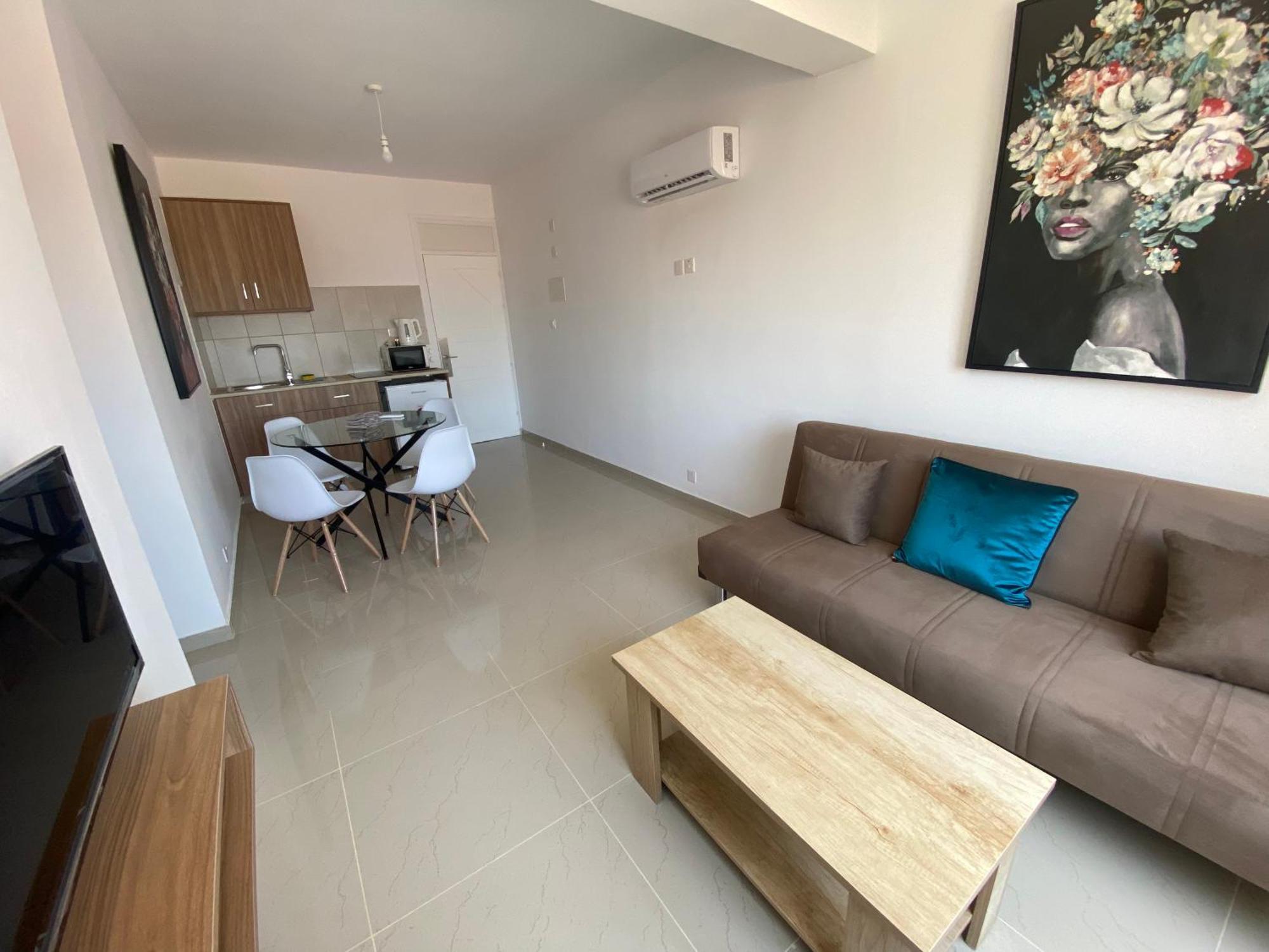 Larnaca Bay Suites Exterior foto